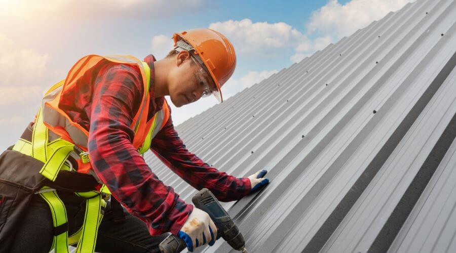 Professional residential roofers in Holy Cross, IA